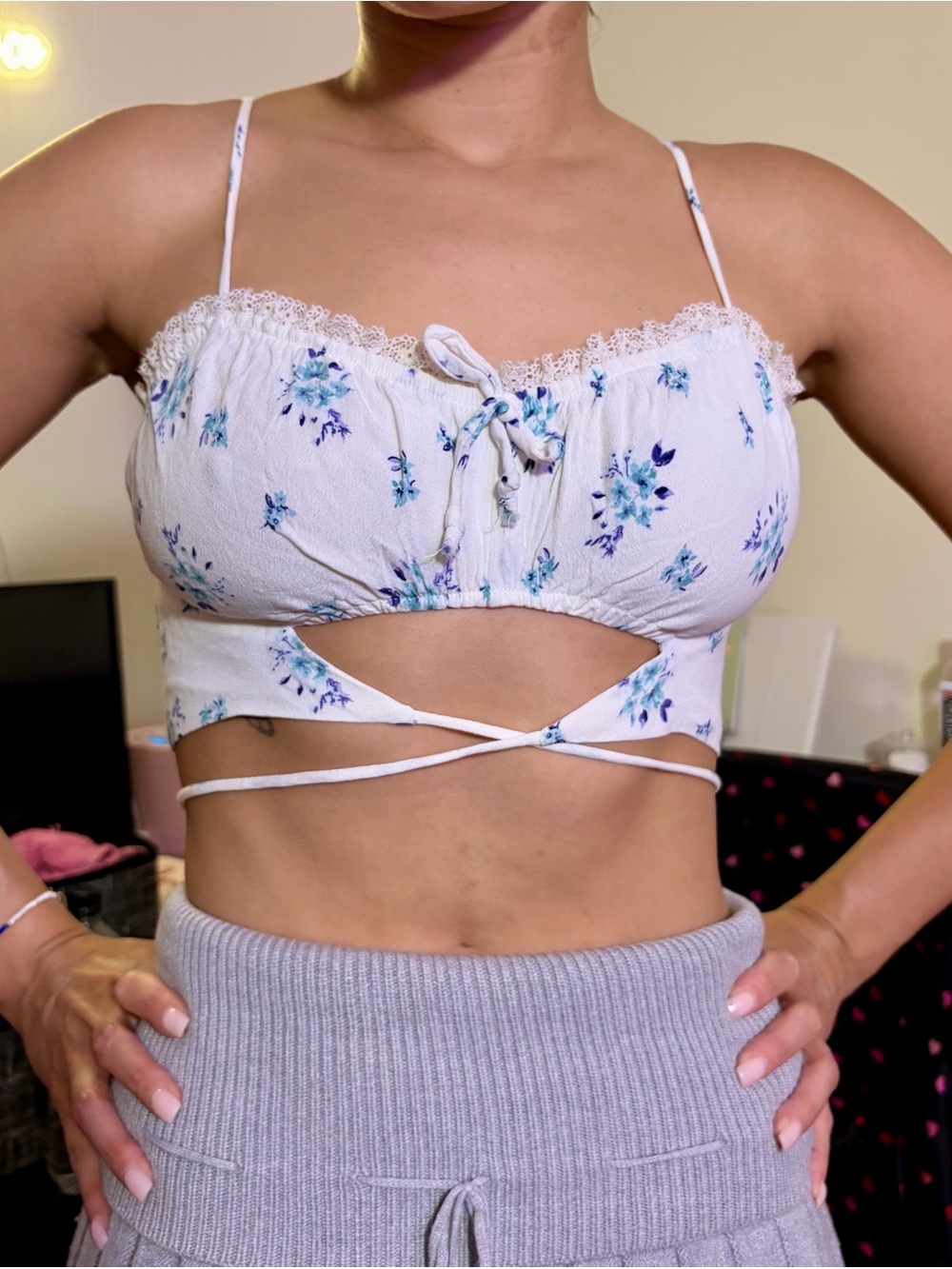 Cotton Candy LA Blue Floral Lace Wrap Crop Top Size Small